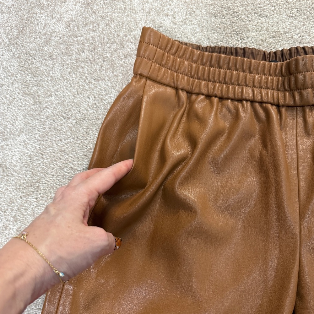 Alice + Olivia - Vegan Leather Joggers in Camel - size Small - EUC - Picture 6 of 13
